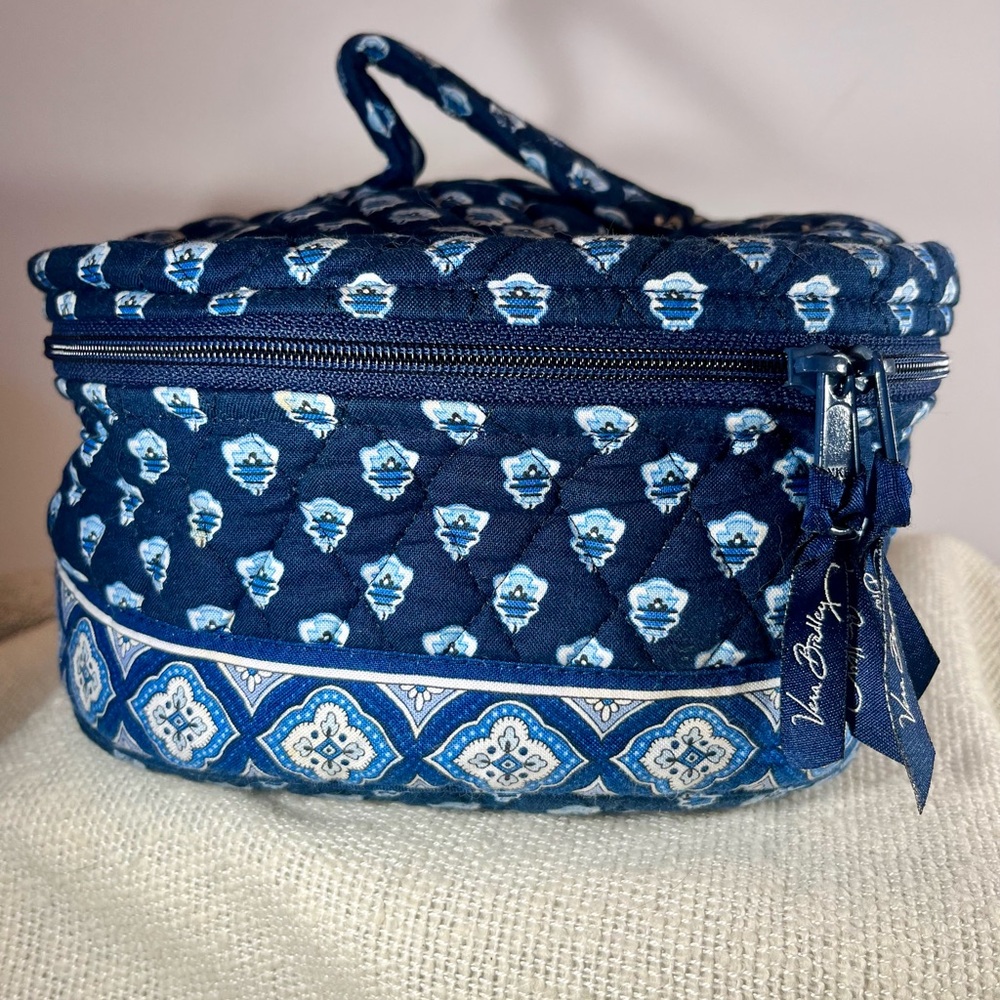 Vera Bradley quilted cosmetic bag- Nantucket Navy